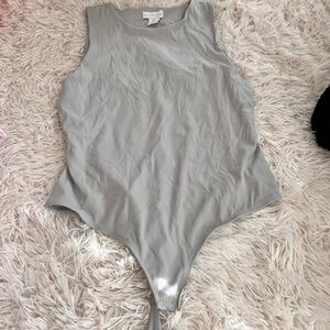 House of Harlow 1960 Gray Sleeveless Bodysuit